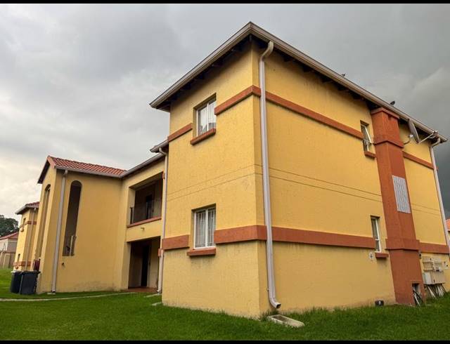 2 BEDROOM APARTMENT FOR SALE IN ORMONDE VIEW